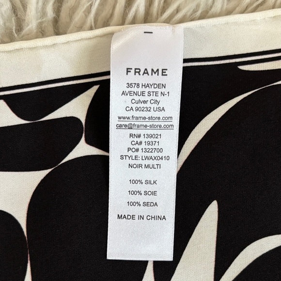 FRAME Silk Black and White Abstract Print Rolled Edge Square Scarf WFD216032 NWT - Picture 5 of 9